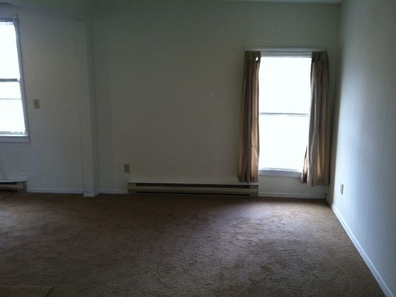 5th image of 18 Cherry St