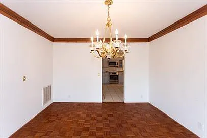 681 Marlborough Dr — Photo 22