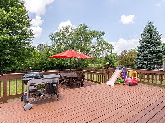 2nd image of 7726 Bancaster Dr