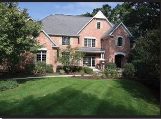 3102 Greenwood Ln, Saint Charles, IL 60175