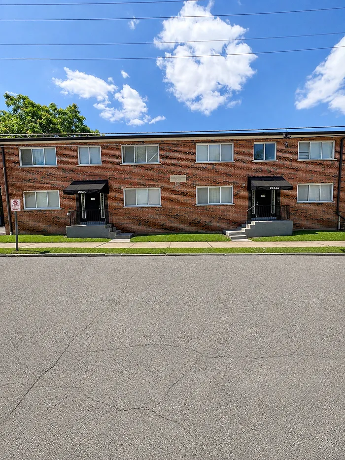 1 bed, 1.0 bath, 800 sqft, $725 — Photo 1