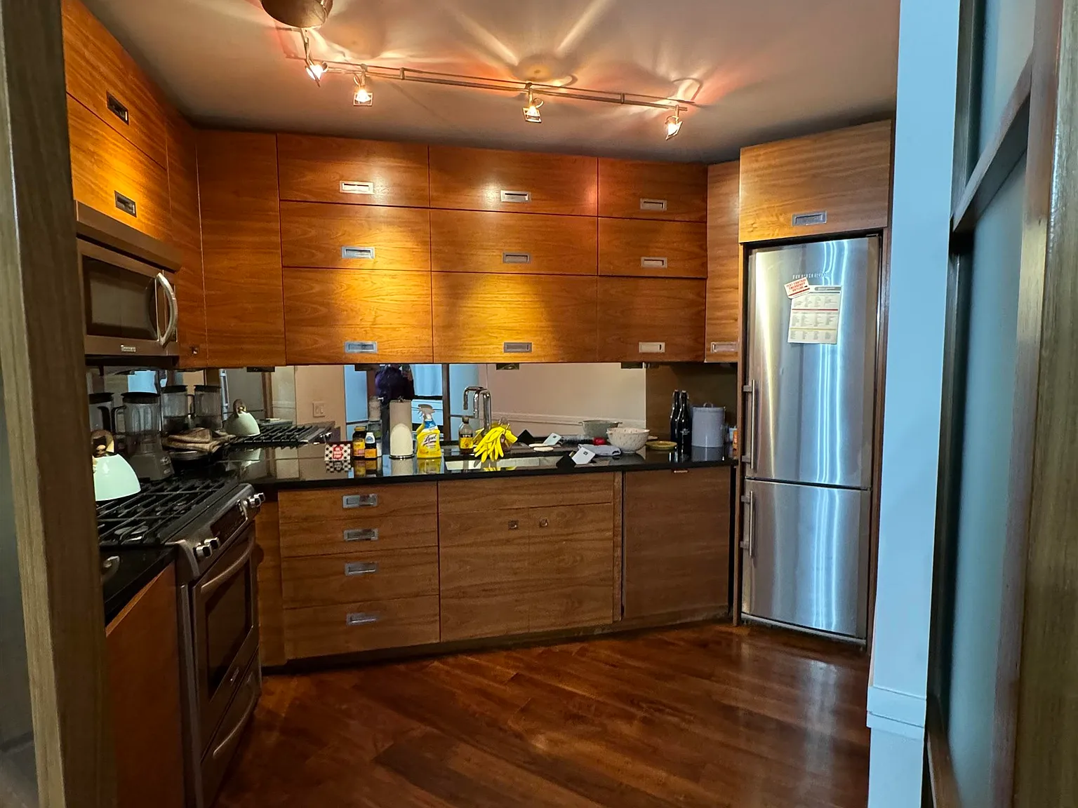 Galaxy Apts — Photo 3