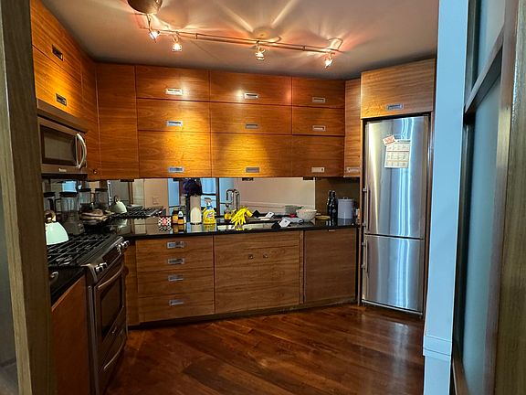 3rd image of 7004 Boulevard Blvd E #5A