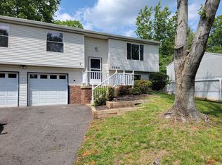 7598 Springfield Hills Dr, Springfield, VA 22153