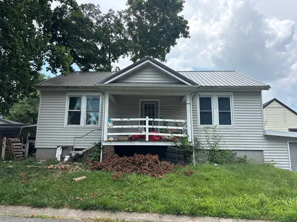 409 Schroeder St, Chester, IL 62233