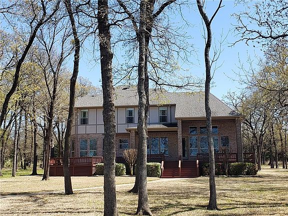 5th image of 318 Lincoln Dr