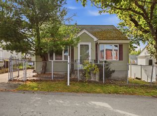 471 Pokross St, Fall River, MA 02724