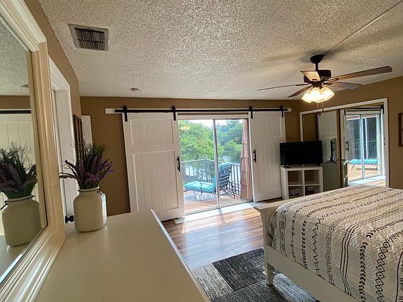 3rd image of 134 Moonstone Ct