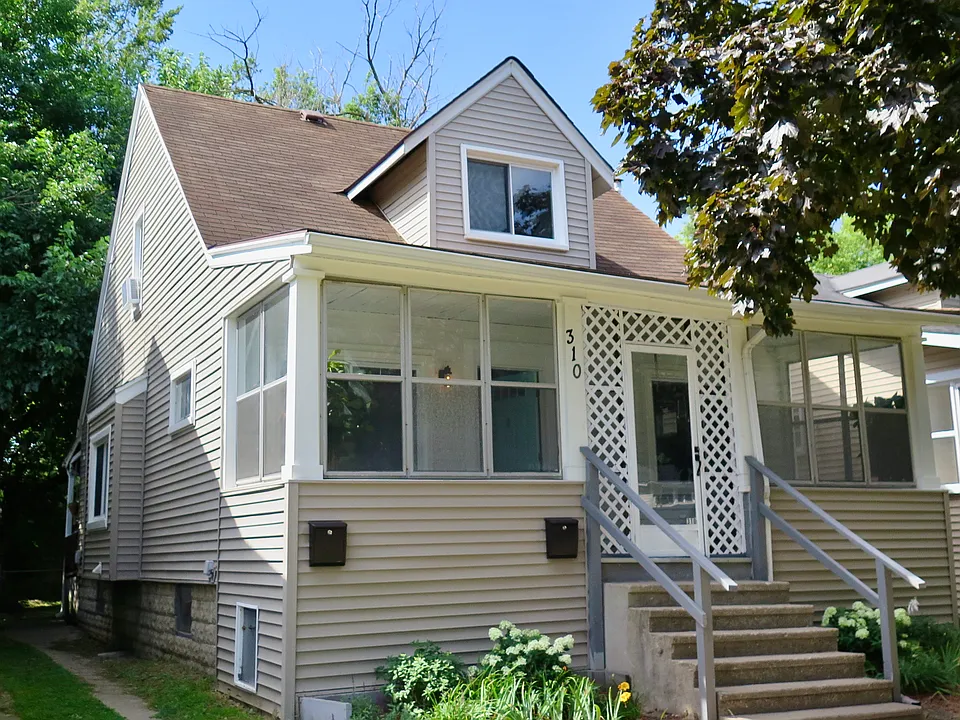 310 College St #1