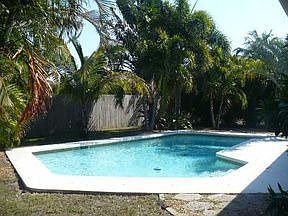 4th image of 2661 NE 51st Ct