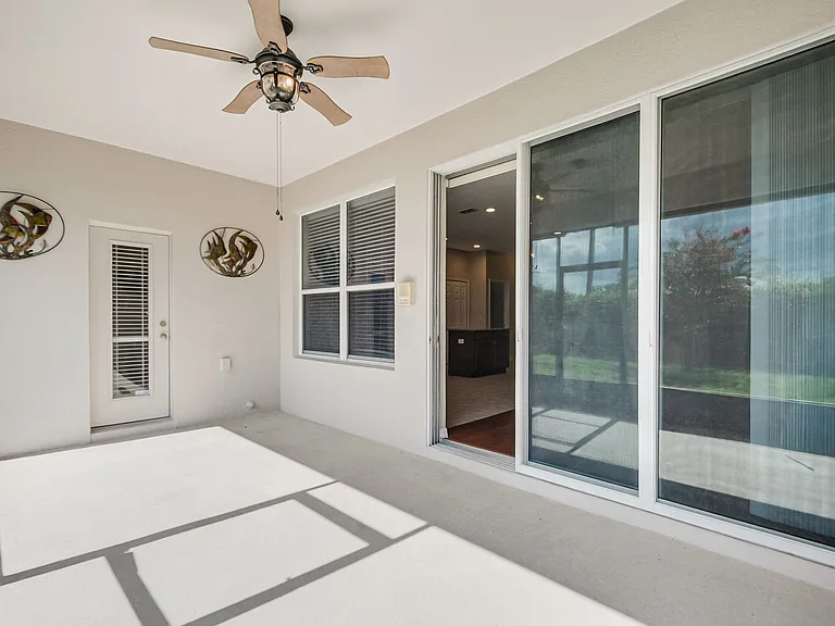 1904 Candlenut Cir — Photo 62