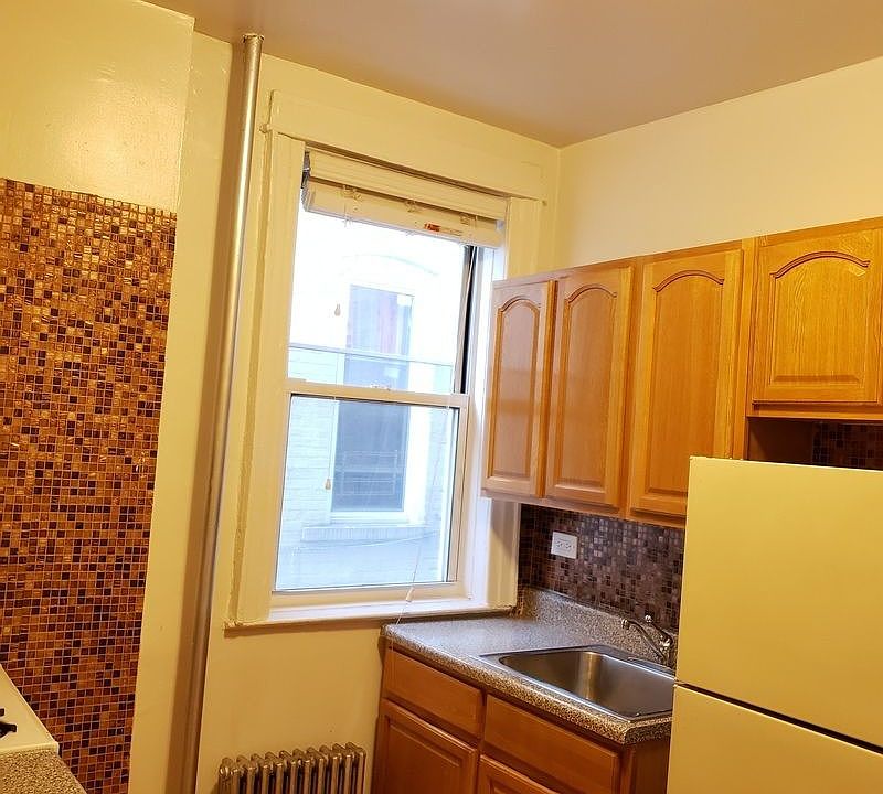 2nd image of 4309 31st Ave APT 2R