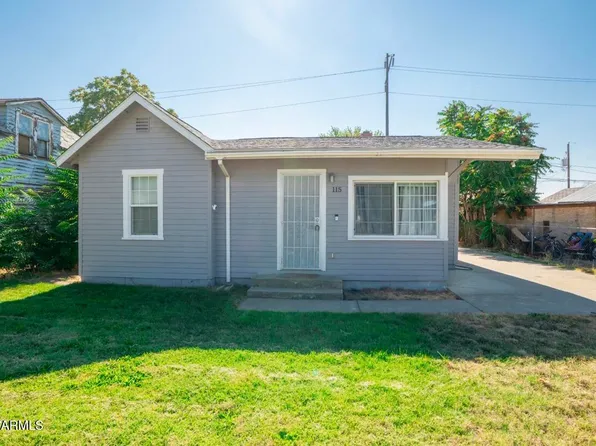 115 E Elizabeth St, Wapato, WA 98951