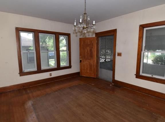 5th image of 126 N Arlington Ave