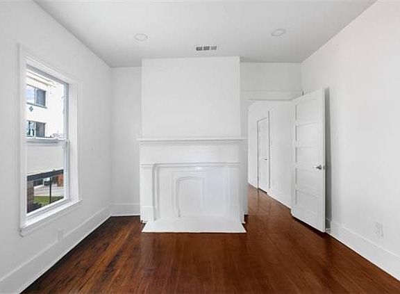 5th image of 2021 Saint Charles Ave #2B