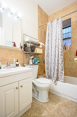 Rented by City Connections Realty | media 28