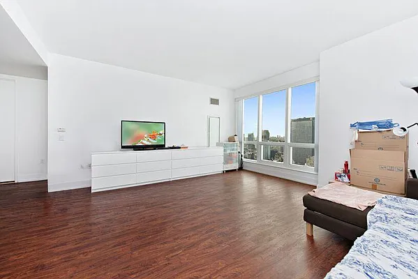Rented by Keller Williams NYC | media 15