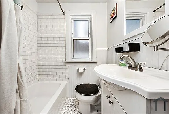 410 Eureka St — Photo 17