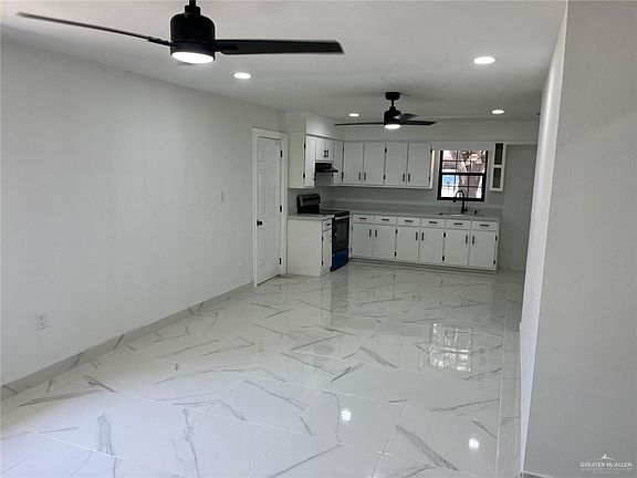 3rd image of 5623 Barcelona St