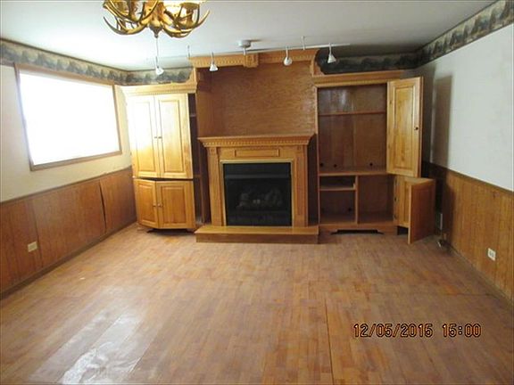 3rd image of 47 E Craig Dr