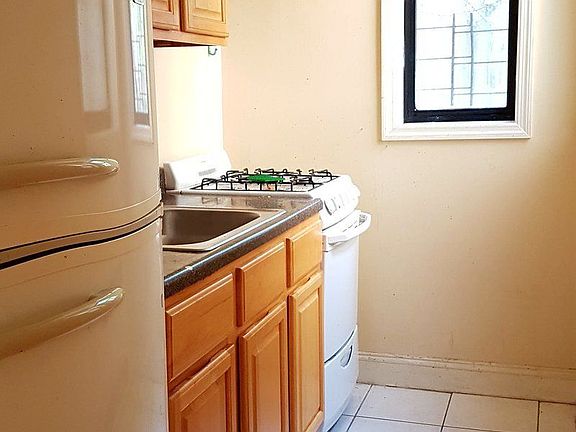 4th image of 590 Ocean Ave APT 1E
