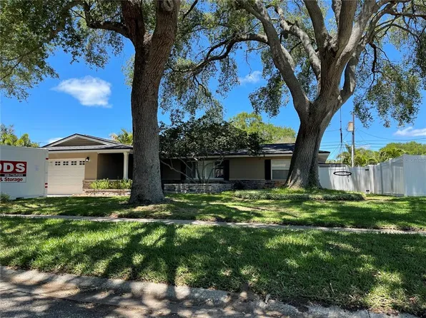 13967 106th Ave, Largo, FL 33774