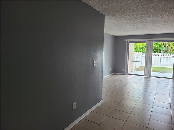4th image of 7210 N Manhattan Ave APT 2514