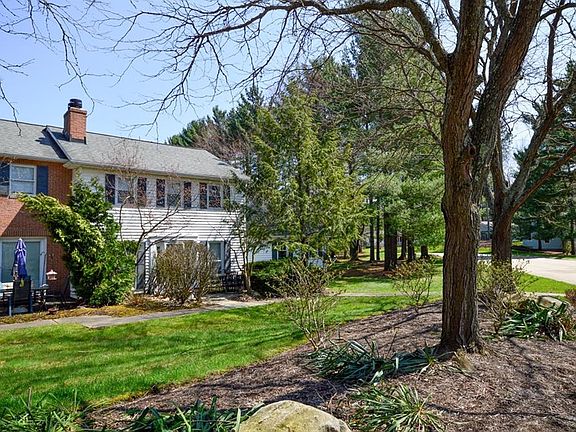2nd image of 107 Burlington Oval Dr