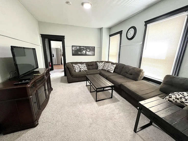 288 Helen St #6 — Photo 10