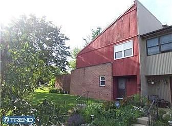 1st image of 104 Argyll Ct