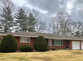 39 Homestead Dr, Newton, IL 62448