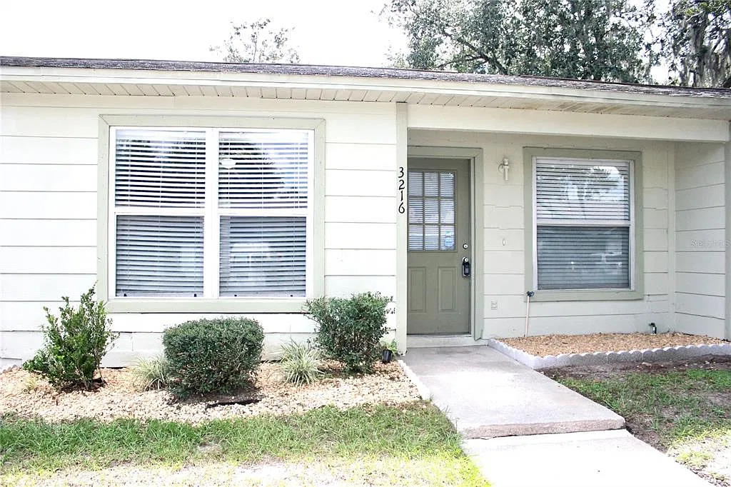 2 bed, 2.0 bath, 864 sqft, $1,850 — Photo 2