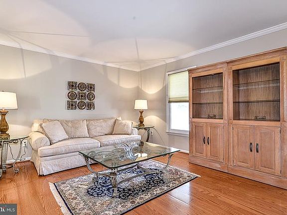 5th image of 3617 Great Laurel Ln