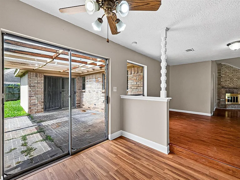 13847 Cherry Hollow Ln — Photo 17