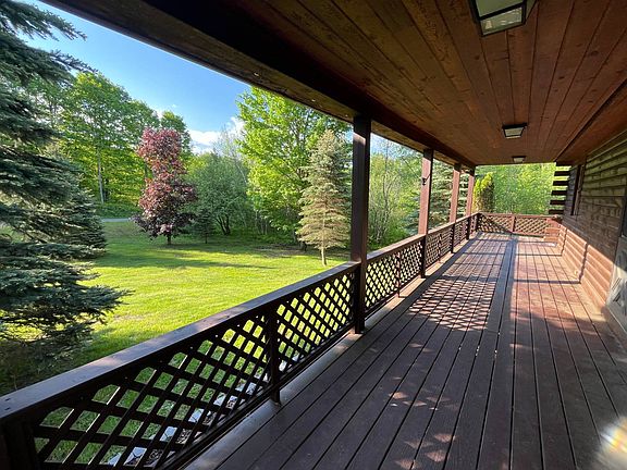 3rd image of 623 Trout Lake Rd