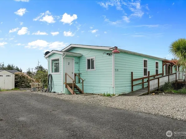 729 Edgewood Avenue NE, Ocean Shores, WA 98569