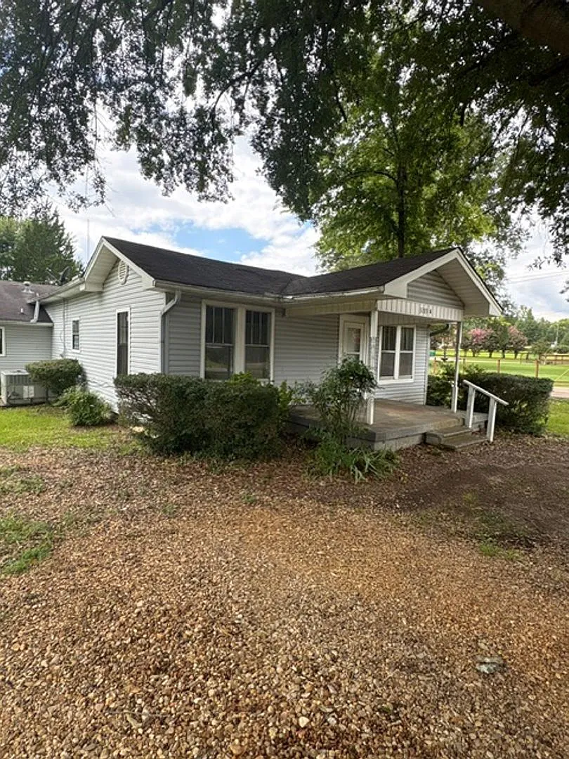 3289 South Green St — Photo 3