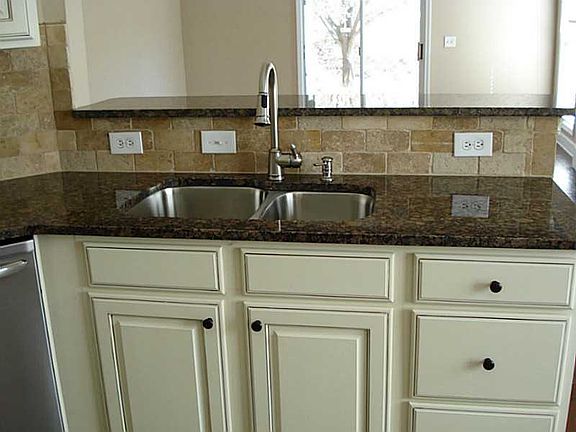 4th image of 721 Ashley Glen Ln
