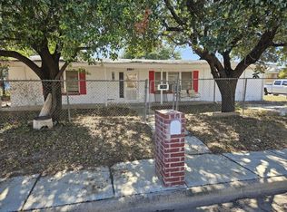 2701 E Locust St, Laredo, TX 78043