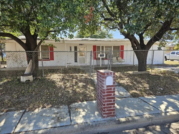 2701 E Locust St, Laredo, TX 78043