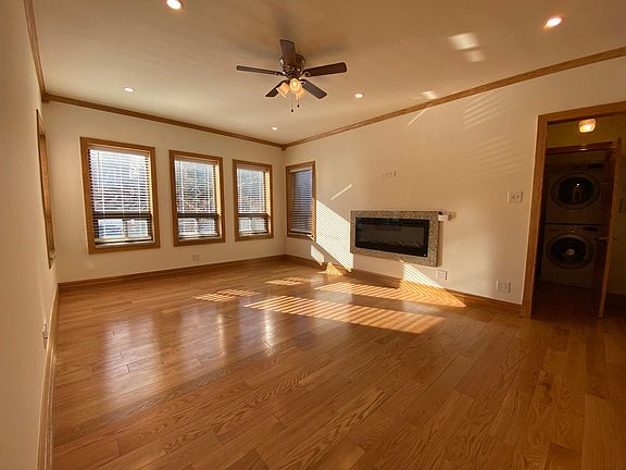 3rd image of 2700 W Medill Ave APT 1