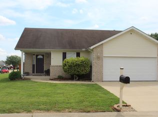 1 Doe Ct, Moro, IL 62067