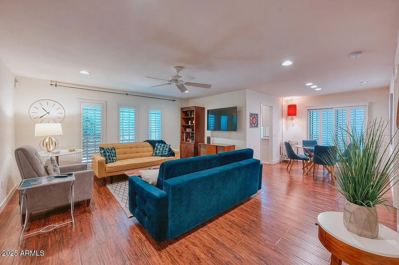 1 bed, 1.5 bath, 856 sqft, $2,195 — Photo 1