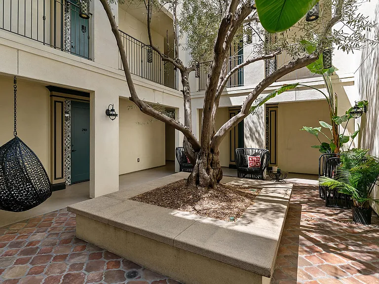 Candara at Hancock Park Apartments — Photo 22