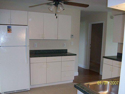 5th image of 1440 SE 12th St