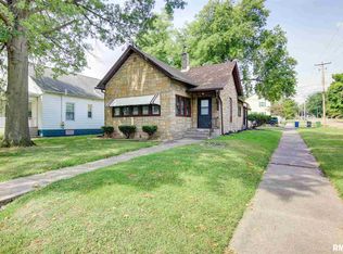 1530 N 3rd St, Clinton, IA 52732