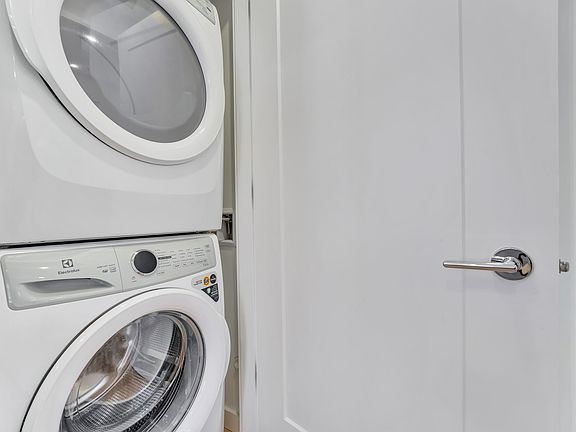 2nd image of 957 Nicola St #202