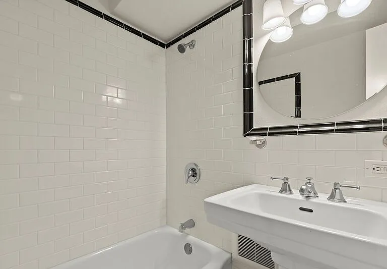 1105 Spring St #712 — Photo 15