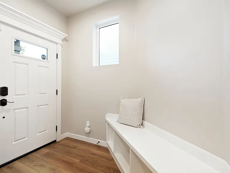 2700 E Clarene Dr — Photo 2