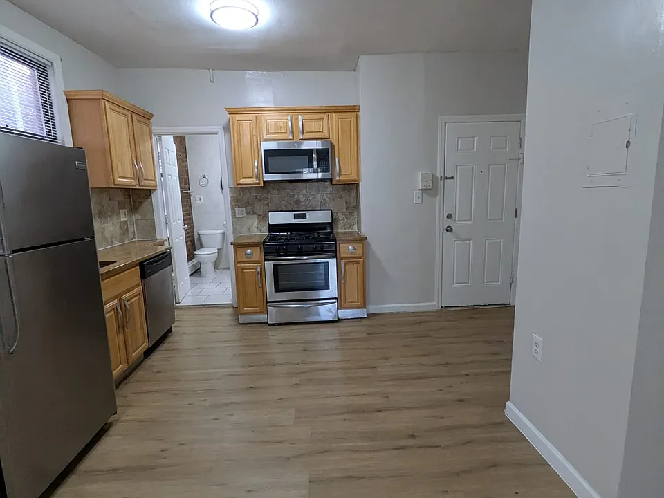 998 Broadway #2